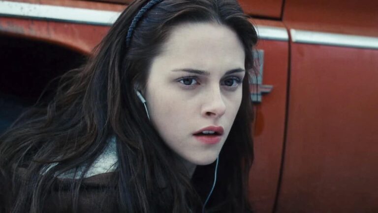 Kristen Stewart como Bella Swan em Crepúsculo (Foto: Reprodução)