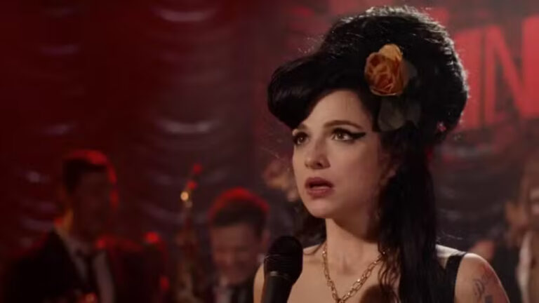 Marisa Abela como Amy Winehouse em 'Back to Black' (Foto: Reprodução)