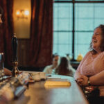 Donny e Martha Scott em 'Bebê Rena', da Netflix (Foto; Reprodução/Netflix)